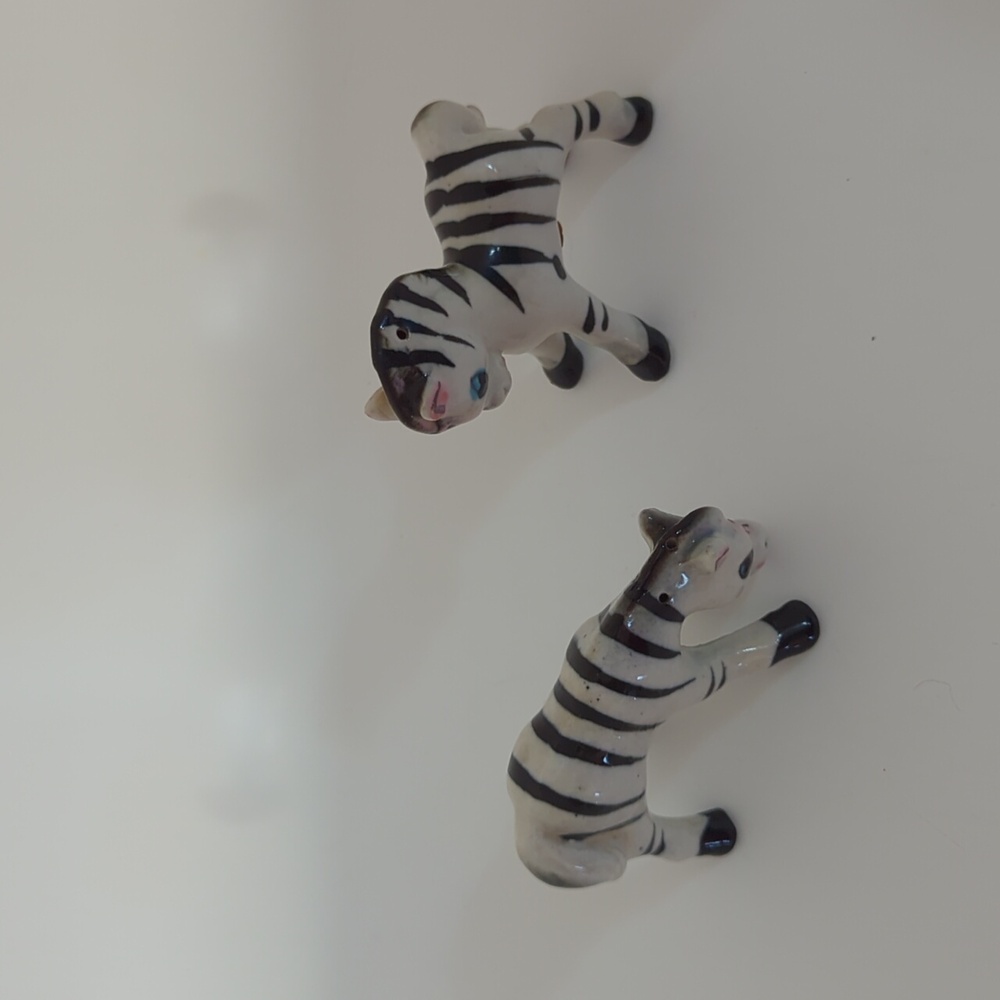 Pair Vintage Japan Zebra Salt Pepper Shakers